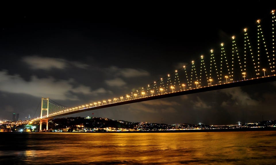Istanbul: A short trip along the Bosphorus in the evening - What You’ll See First: Golden Horn, Maiden’s Tower, and Galata Tower