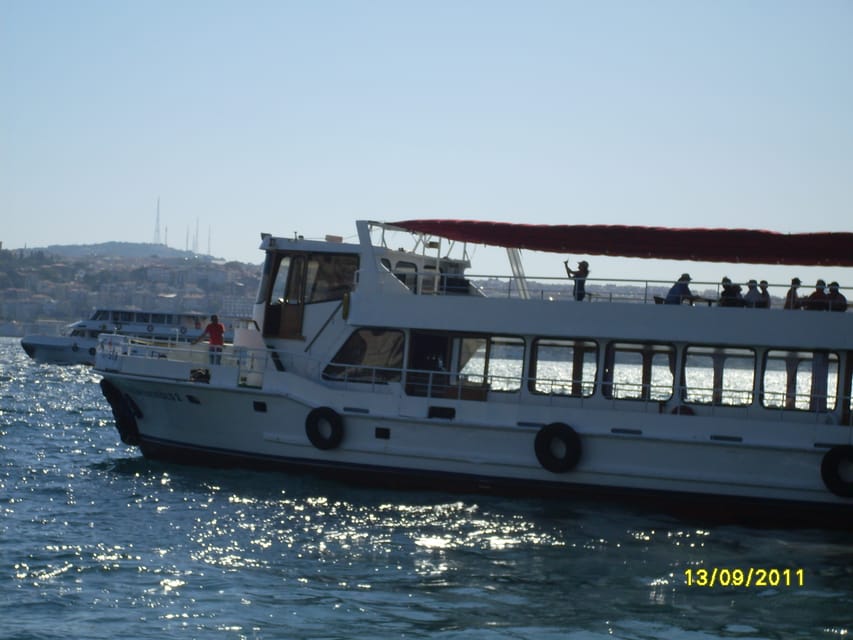 Istanbul: A short trip along the Bosphorus in the evening - Beylerbeyi Palace and Çırağan Palace: Grand Waterfront Styles