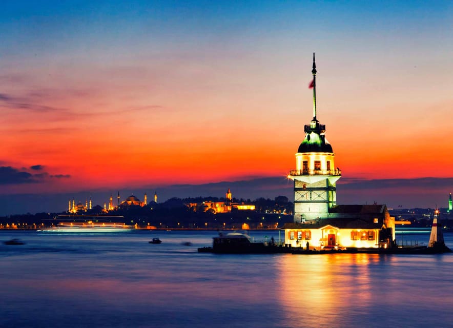 Istanbul: A short trip along the Bosphorus in the evening - Seating, Crowds, and Heat: The Comfort Checklist