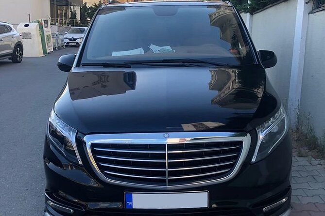 İstanbul Airport Taxi - The Drive: Comfort, Air-Conditioning, and Luggage-Friendly Service