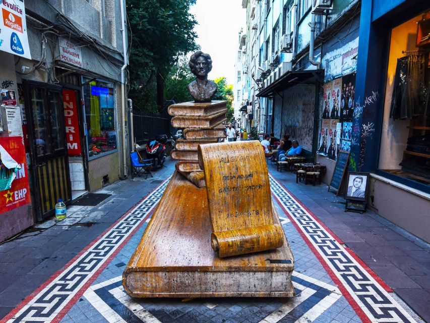 Istanbul: Asian Side Uskudar & Kadiköy Tour with Lunch - Moda Quarter Stops: Churches, Mosques, and Mansions on Foot