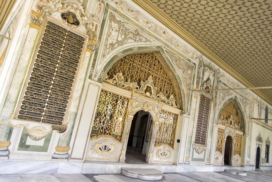 Istanbul: Best City Highlights Guided Tour with Tukish Lunch - Hagia Sophia: One Site, Two Big Eras, and Lots to Look At