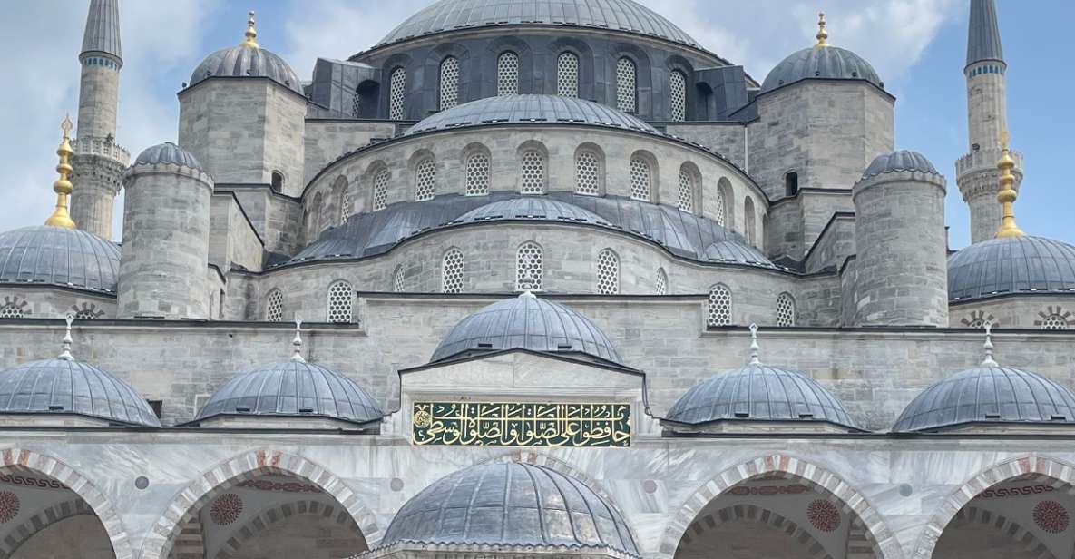 Istanbul Blue Mosque Guided Tour - Timing tips: 09:15 vs 16:30 and the reality of crowds