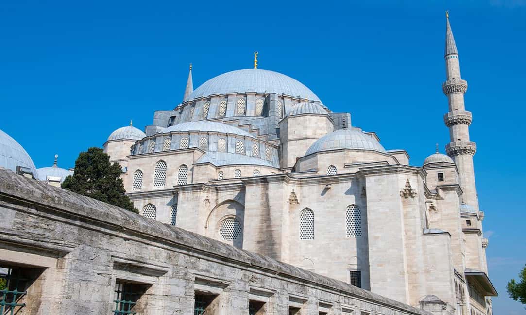 Istanbul: Blue Mosque Guided Tour & Süleymaniye Audio Guide - Views over the Golden Horn and Bosphorus: the practical reason to plan time here