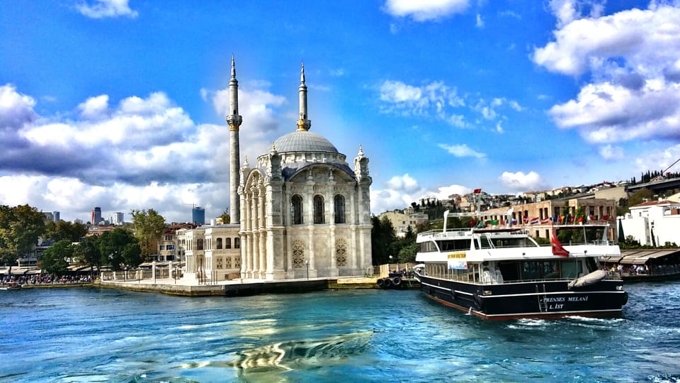 Istanbul: Bosphorus and Black Sea Cruise with Lunch - Return cruise: Beylerbeyi, Üsküdar, and Maiden’s Tower