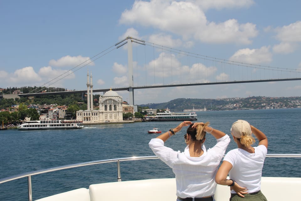 Istanbul: Bosphorus and Black Sea Cruise with Lunch - Lunch on board: the two-course meal that keeps the day easy