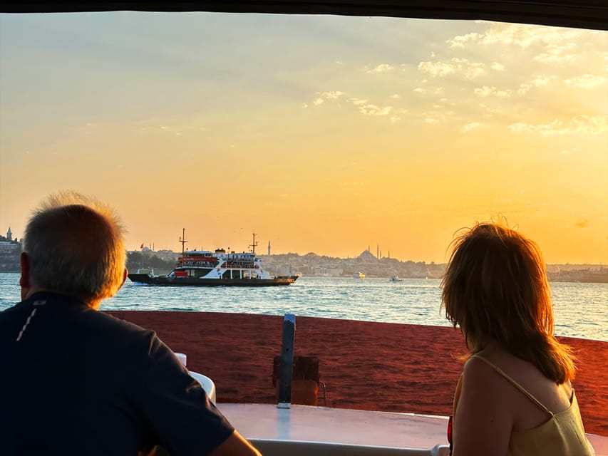 Istanbul: Bosphorus and Golden Horn Sunset Yacht Cruise - Topkapı Palace, Galata Tower, and Galata Bridge: the city’s historic core from sea level