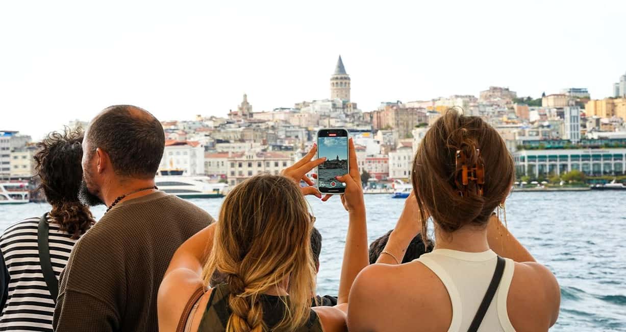 Istanbul: Bosphorus and Golden Horn Tour with Live Guide - First Glance From the Water: Bosphorus and Golden Horn in 2 Hours