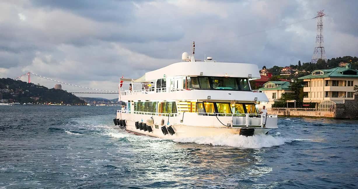 Istanbul: Bosphorus and Golden Horn Tour with Live Guide - The Cruise Route: Europe, Asia, and the Landmarks You’ll See From the Deck