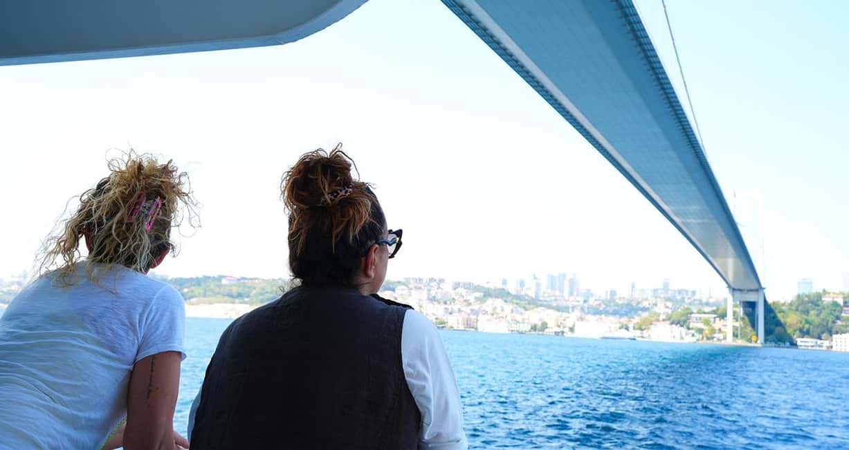 Istanbul: Bosphorus and Golden Horn Tour with Live Guide - Booking Smart: How to Get the Smooth Version of This Experience