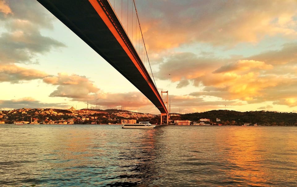 Istanbul: Bosphorus Boat Cruise - Rumeli Fortress: the medieval feel on a hillside