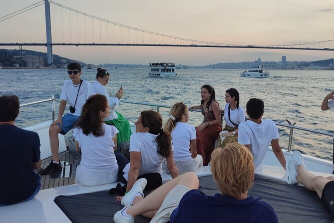 Istanbul Bosphorus Boat Cruise Tour ( MORNİNG or SUNSET ) - Maiden’s Tower Slowdown at Sunset: Your Best Photo Window