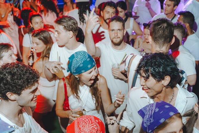Istanbul Bosphorus Boat Party with Live DJs - Getting On the Boat: The Arap Cami Meet-Up (and How Not to Miss It)