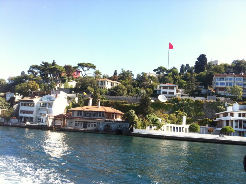 Istanbul: Bosphorus Boat Tour and Two Continents with Lunch - Bosphorus Bridge Crossing and Camlıca Hill Views