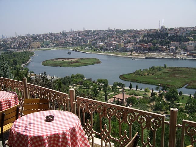 Istanbul: Bosphorus Cruise and Golden Horn Bus Tour - Group Size, Language, and the Human Details