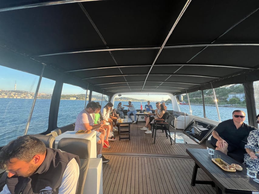 Istanbul: Bosphorus Cruise by Luxury Yacht - Dolmabahçe Palace: The Classic Start With Quick Photo Time