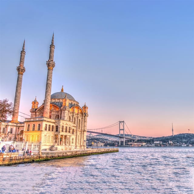 Istanbul: Bosphorus Cruise from Europe or Asia & Audio Guide - Anadolu Hisarı, Çırağan Palace, and Beylerbeyi Palace: elegant shoreline power
