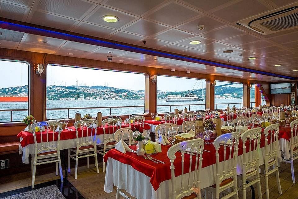Istanbul Bosphorus Dinner Cruise &Entertainment hotel pickup - Seating and Service Pace: When a Social Dinner Isn’t Your Style
