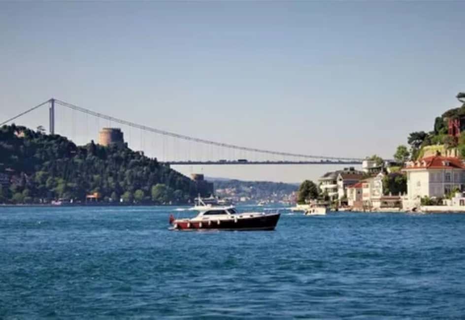 Istanbul Bosphorus Dinner Cruise with Turkish Night - What You’ll Actually See on the Bosphorus