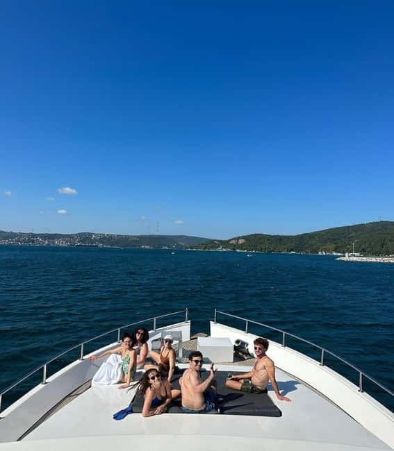 Istanbul: Bosphorus Private Guided Yacht Cruise with Snacks - Palaces and fort vibes: Küçüksu Palace to Beylerbeyi Palace