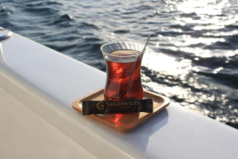 Istanbul: Bosphorus Private Guided Yacht Cruise with Snacks - Maiden’s Tower and the Galata area: iconic silhouettes near the finish
