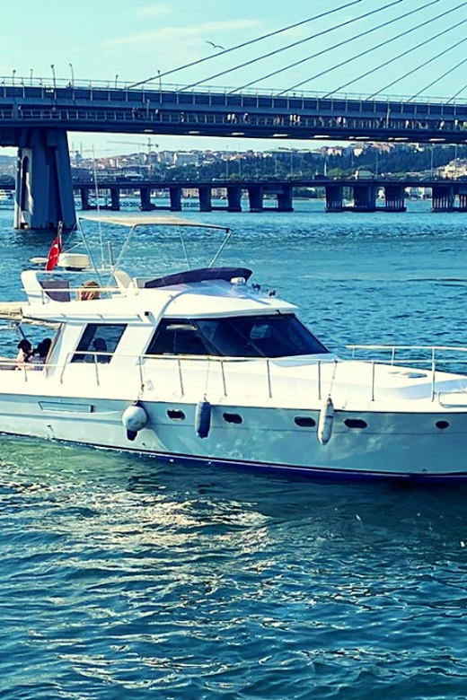 İstanbul: Bosphorus Private Yacht Cruise with Tea and Coffee - Key highlights worth your attention