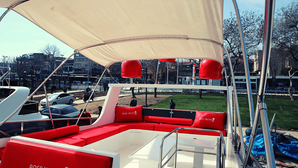 İstanbul: Bosphorus Private Yacht Cruise with Tea and Coffee - Tea, coffee, and bringing your own snacks: small comfort, big mood