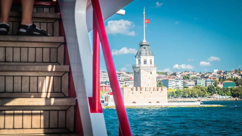 Istanbul: Bosphorus Sightseeing Cruise Tour with Audio Guide - Tea, Coffee, Wi‑Fi, and Restrooms: Small Comforts That Save Your Day