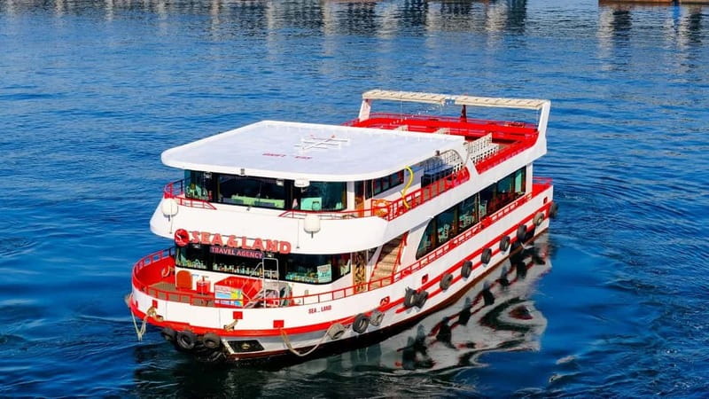 Istanbul: Bosphorus Sightseeing Cruise Tour with Audio Guide - Two Shores at Once: Why a Bosphorus Cruise Works in Istanbul