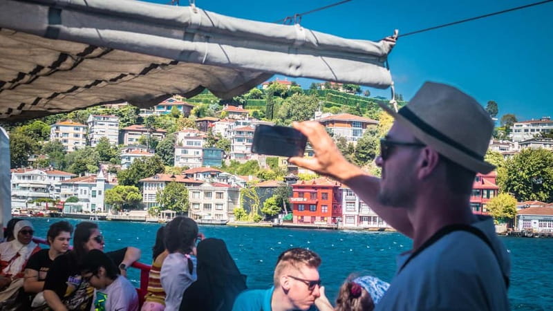 Istanbul: Bosphorus Sightseeing Cruise Tour with Audio Guide - Kuruçeşme to Arnavutköy and Bebek: Yalı Mansions and Park Views