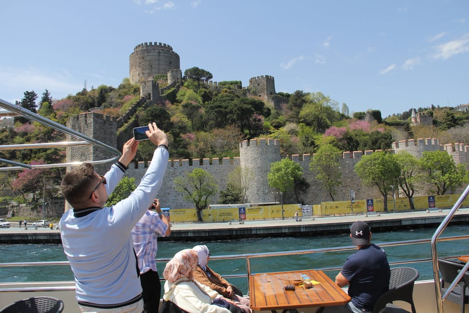 Istanbul: Bosphorus Strait and Black Sea Lunch Cruise - Your onboard lunch: two courses, seasonal fruit, and real downtime