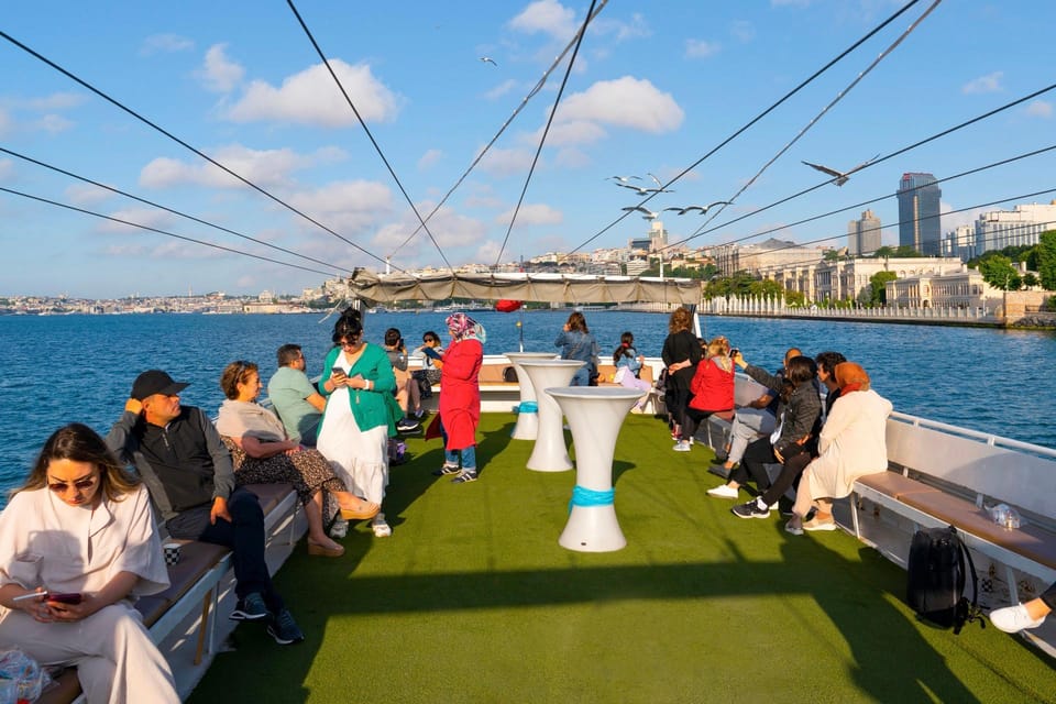 Istanbul: Bosphorus Strait Sightseeing Cruise & Audio Guide - Kabataş meeting point: how not to waste your first hour