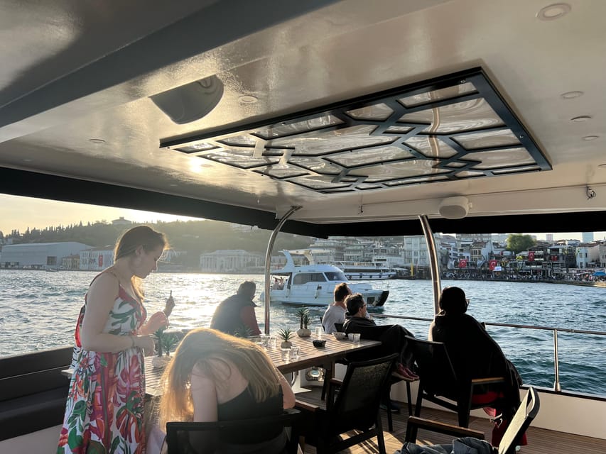 Istanbul: Bosphorus Sunset Cruise on a Luxury Yacht - Küçüksu Palace and Beylerbeyi Palace: when the shoreline feels like royalty
