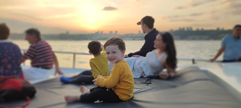 Istanbul: Bosphorus Sunset Cruise on Yacht with Live Guide - Why a Bosphorus sunset cruise beats Istanbul sightseeing from the street