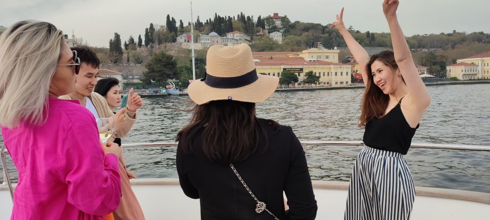 Istanbul: Bosphorus Sunset Cruise on Yacht with Live Guide - Maiden’s Tower: the sunset photo moment you plan your whole evening around