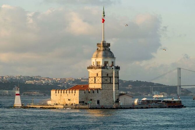Istanbul Bosphorus Sunset Cruise Tour (Guided) - Anadolu Fort and Küçüksu Castle: views plus a bit of luck