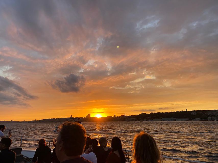Istanbul: Bosphorus Sunset Cruise with Snacks and Wine - Rumeli Fortress, Bebek, and Anadolu Hisari: When the Scenery Gets More Serious
