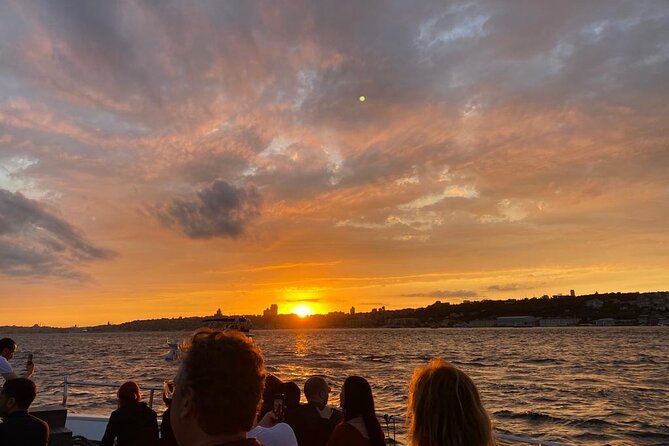 Istanbul Bosphorus Sunset Cruise with Wine on a Luxury Yacht - English Commentary and Photo Opportunities That Keep the Cruise Moving