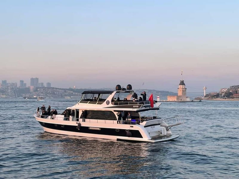 Istanbul: Bosphorus Sunset or Night Yacht Cruise & Transfers - Why Bosphorus sunset (or night) is the right Istanbul shortcut