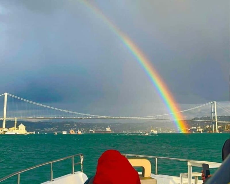 Istanbul: Bosphorus Sunset or Night Yacht Cruise & Transfers - The Rumeli Fortress to the Fatih Sultan Mehmet Bridge moment