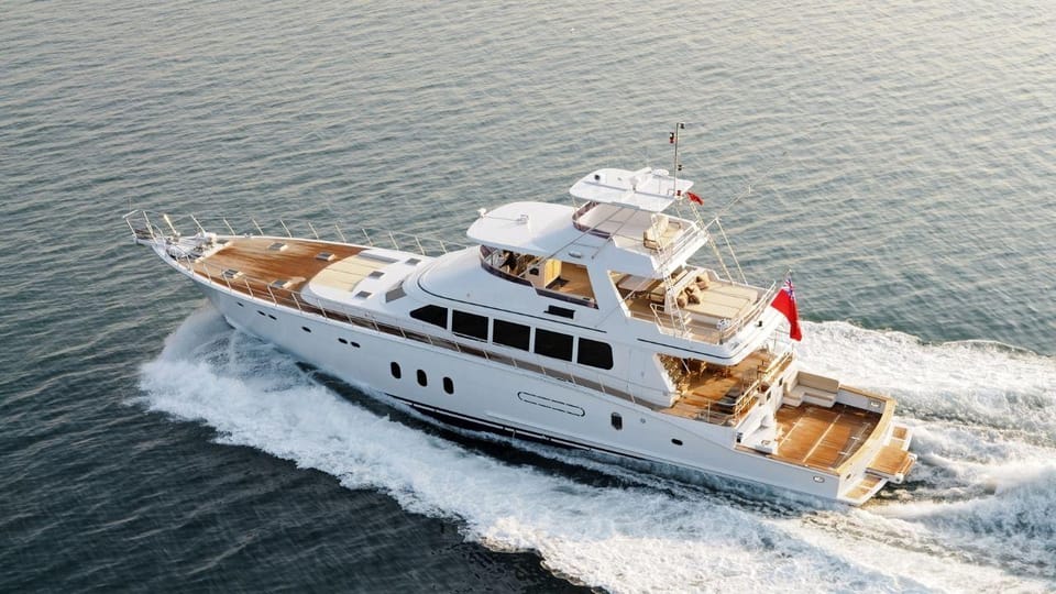 Istanbul: Bosphorus Yacht Cruise - The heart of the cruise: Europe, Asia, and the Bosphorus Strait moment