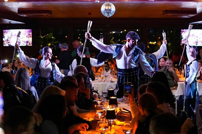 Istanbul by Night: All Inclusive Bosphorus Dinner Cruise & Drinks - The Bosphorus at 7:30 pm: Why This Cruise Works as a Full Evening