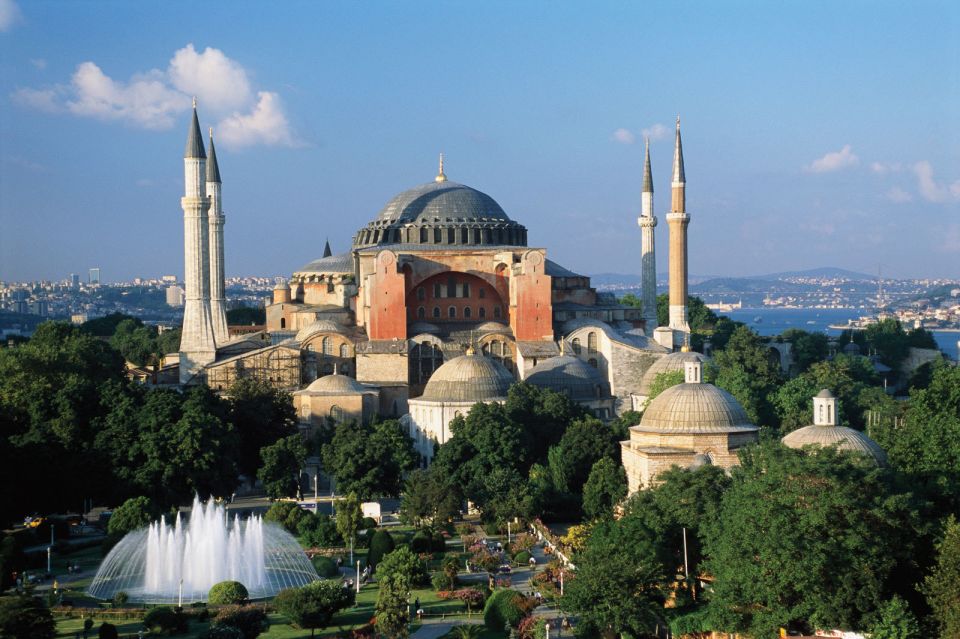 Istanbul: Byzantine and Ottoman Relics Tour with Local Guide - Blue Mosque with six minarets: Ottoman design you can actually spot