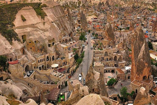 Istanbul, Cappadocia, Pamukkale and Ephesus 7 Day Package - Cappadocia Day 1: Göreme, surreal valleys, and Avanos pottery time