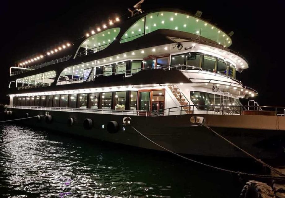 Istanbul City Sightseeing Tour & Turkish Dinner & Show - Topkapi Palace and the Tuesday swap to Istanbul 2 Continents