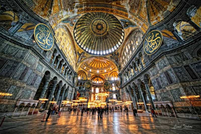 Istanbul City Sightseeing Tour & Turkish Dinner & Show - Hippodrome walk: imagination fuel for chariot races and power plays