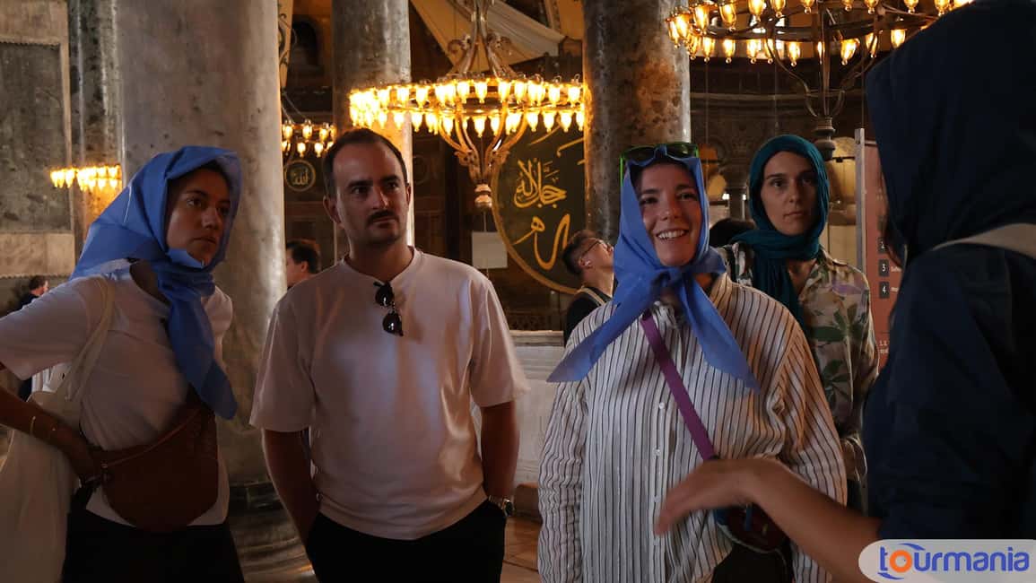Istanbul City Walk: Blue Mosque, Hagia Sophia & Basilica - Blue Mosque (Sultan Ahmed Mosque): what to notice and what rules to follow
