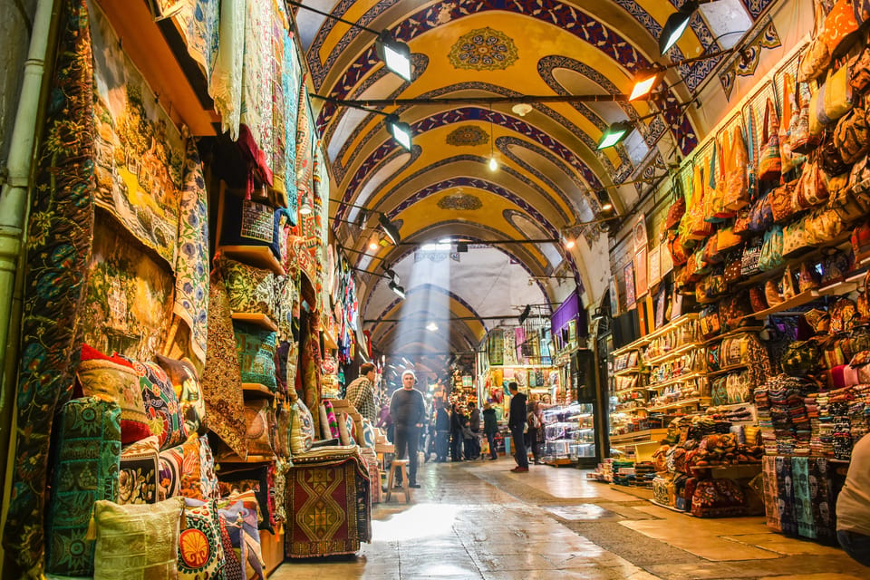 Istanbul City Walk: Blue Mosque, Hippodrome & Hagia Sophia - Language Options: Easy Comms Without the Guesswork
