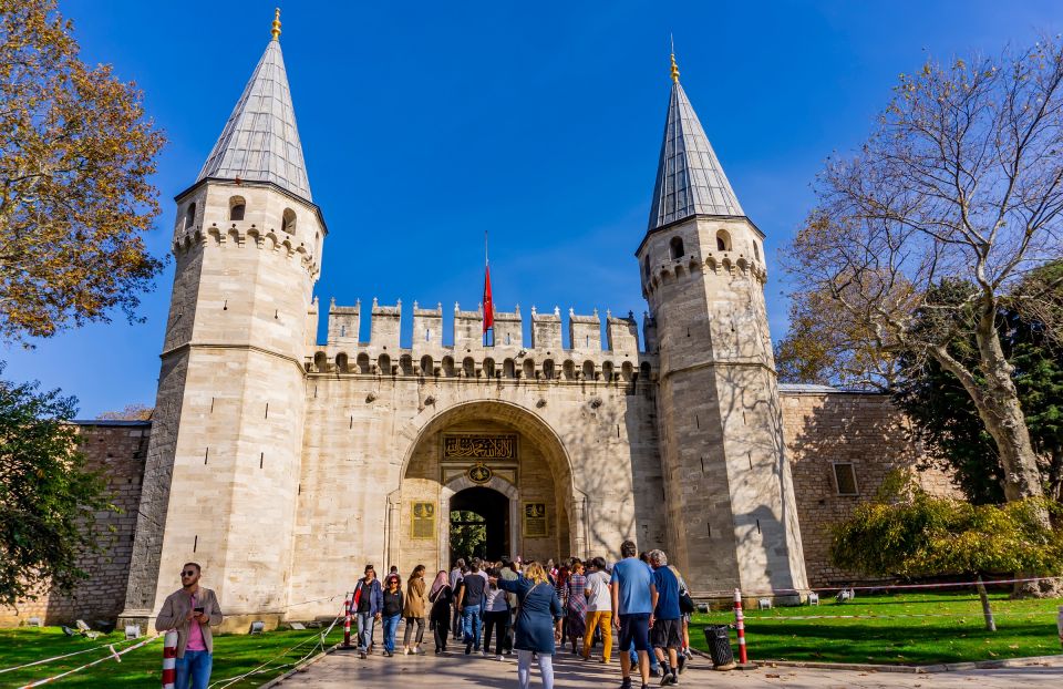 Istanbul City Walk: Blue Mosque, Old Town & Hippodrome - Hippodrome of Constantinople: understanding a chariot-race arena in real space
