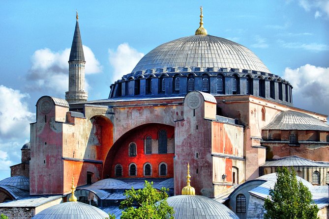 Istanbul Classics and Bosphorus Cruise Private Tour - Stop 1: Hippodrome—where Constantinople went to watch the spectacle